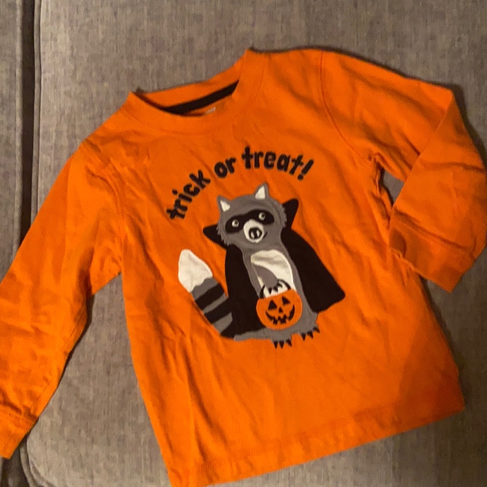 2T Halloween shirt 🎃